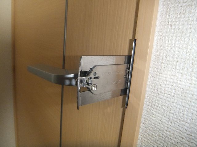 カギのない部屋（ドア）に鍵をかける方法！ これで完全にプライバシーを確保できますぞ たぬまん